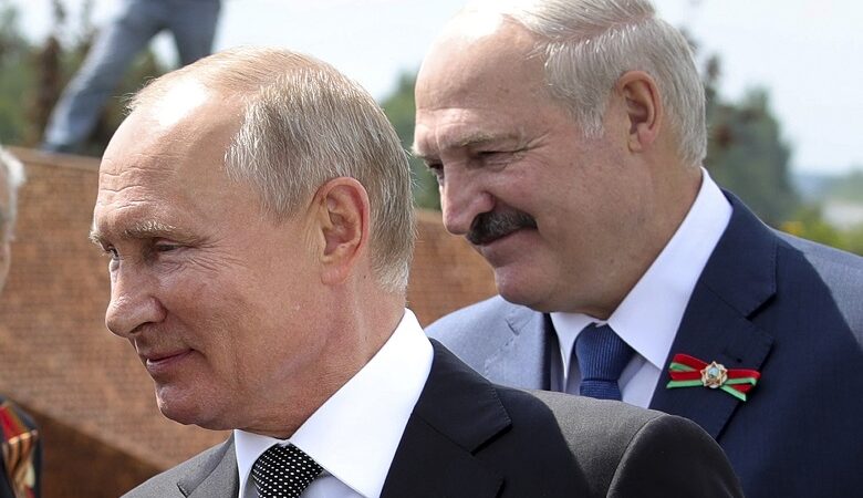 Πρόσκληση Πούτιν σε Λουκασένκο να επισκεφθεί τη Μόσχα