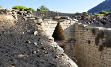 Λίνα Μενδώνη: Μικρές οι απώλειες στον αρχαιολογικό χώρο των Μυκηνών