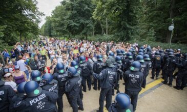 Υποχρεωτική η χρήση μάσκας στις μεγάλες διαδηλώσεις στο Βερολίνο