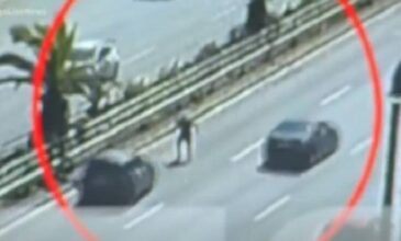 Βίντεο από σοκαριστικό τροχαίο στη Συγγρού: Πεζός περνούσε κάθετα τη λεωφόρο και χτυπήθηκε από αμάξι