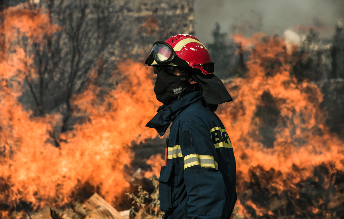 Μεγάλη φωτιά στην Άνδρο – Εκκενώθηκαν σπίτια