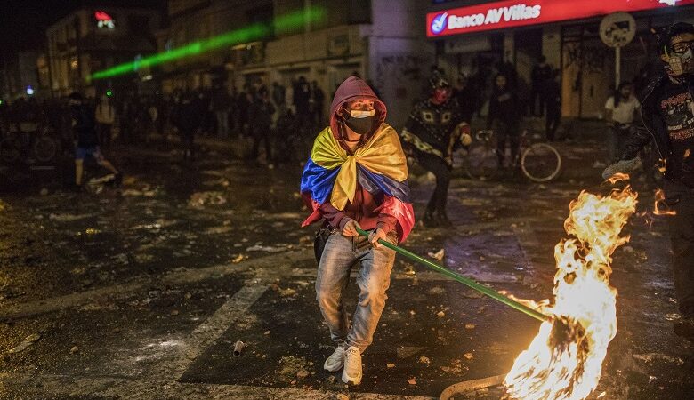 Κολομβία: Οκτώ νεκροί σε διαδηλώσεις κατά της αστυνομικής βίας