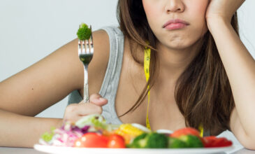 Υγιεινή διατροφή στις γιορτές – Χρήσιμες συμβουλές για να ισορροπήσετε 