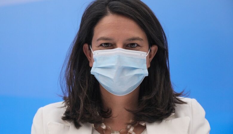 Κεραμέως: Η μάσκα εκμηδενίζει τις αποστάσεις