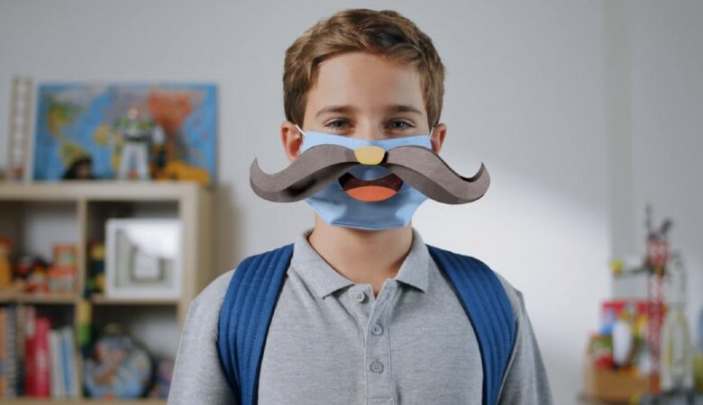 Η νέα «χαμογελαστή» καμπάνια για τις μάσκες απευθύνεται στα παιδιά