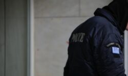 Συνελήφθη διοικητής αστυνομικού τμήματος στη Θεσσαλονίκη που έδειξε δονητή σε συνάδελφό του