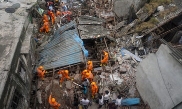 Ινδία: Τουλάχιστον δέκα νεκροί από την κατάρρευση πολυκατοικίας