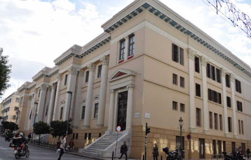 «Καμπάνα» 4 μηνών σε θείους για συστηματική εξύβριση του ομοφυλόφιλου ανιψιού τους στην Πάτρα