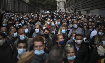 Κορονοϊός: Σχεδόν 50.000 κρούσματα το τελευταίο 24ωρο στη Γαλλία