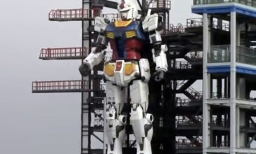 Gundam: Το γιγαντιαίο ρομπότ 25 τόνων που περπατάει, γονατίζει και δέιχνει τον ουρανό