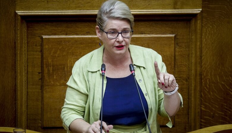 Ανακλήθηκε ο διορισμός της Ελένης Ζαρούλια στη Βουλή