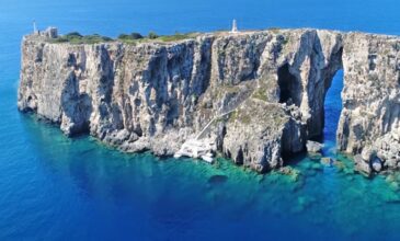 Τσιχλί Μπαμπά: H άγνωστη νησίδα στη Μεσσηνία με το παράξενο μυστικό