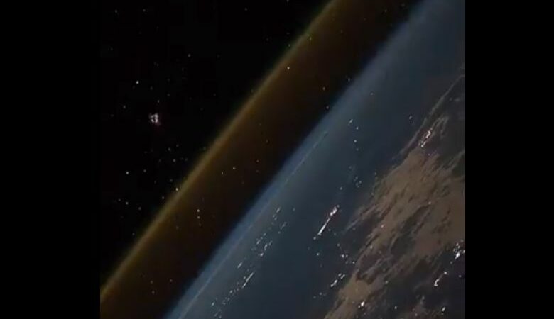 Μοναδικές εικόνες εκτόξευσης πυραύλου όπως φαίνεται από το διάστημα