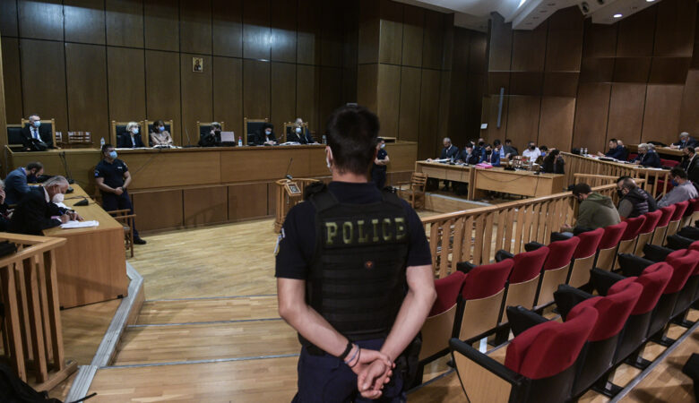 Δίκη Χρυσής Αυγής: Η εισαγγελέας προτείνει αναστολή για το σύνολο των καταδικασθέντων εκτός του Ρουπακιά