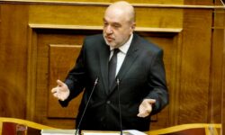 Τρύφων Αλεξιάδης: Συζητάμε πρόταση μομφής όχι σε πρόσωπο αλλά σε μια πολιτική
