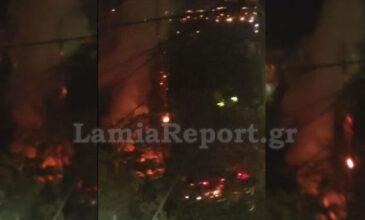 Λαμία: Πυρκαγιά με εκρήξεις στο πάρκινγκ του Στρατοπέδου Τσαλτάκη