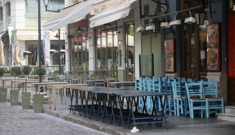 Κορονοϊός: Πότε θα αρχίσει το άνοιγμα της αγοράς – Τι θα γίνει με μπαρ και εστιατόρια