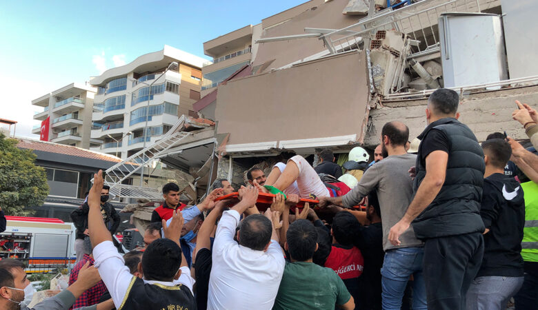 Φονικός σεισμός στην Τουρκία: Τουλάχιστον 24 νεκροί και 804 τραυματίες ο μέχρι στιγμής απολογισμός