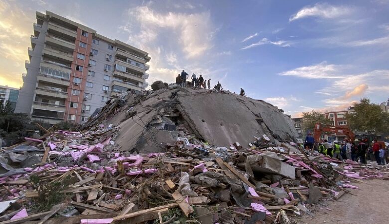 Αυξάνονται διαρκώς οι νεκροί και οι τραυματίες από τον σεισμό στην Τουρκία