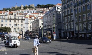 Κορονοϊός: Νέο ρεκόρ κρουσμάτων και απαγόρευση μετακινήσεων στην Πορτογαλία