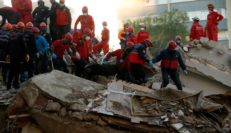 Σεισμός Τουρκία: 3χρονο κορίτσι ανασύρθηκε ζωντανό από τα ερείπια μετά από 65 ώρες