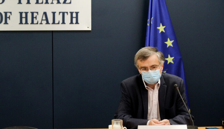 Επιστρέφει ο Σωτήρης Τσιόδρας – Στις 13:00 οι δηλώσεις για τους εμβολιασμούς