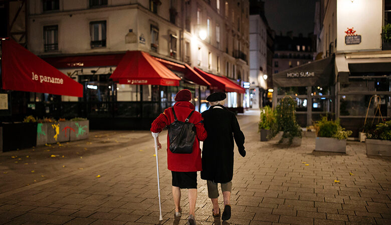 Κορονοϊός: Το Παρίσι απαγορεύει βραδινές υπηρεσίες delivery και takeaway