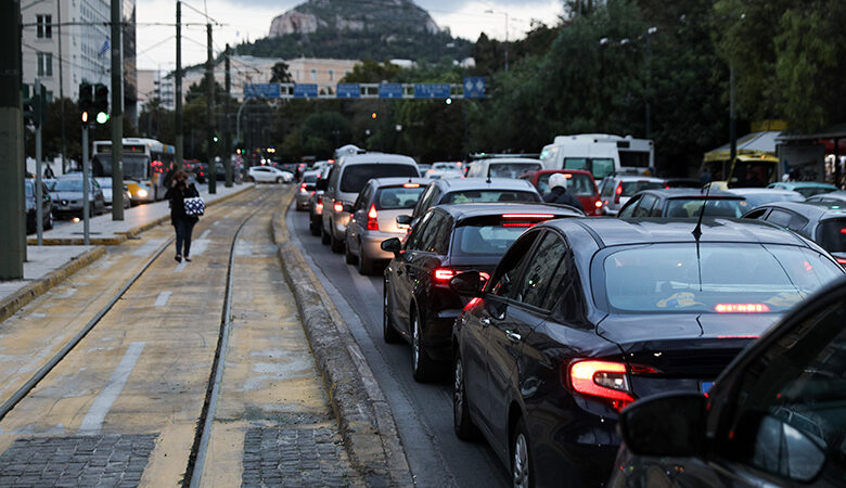 Αυξημένη κατά 35% σε σύγκριση με το πρώτο lockdown η κίνηση στους δρόμους της Αττικής