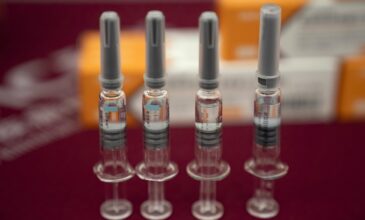 Κορονοϊός: Πότε προβλέπονται οι πρώτοι εμβολιασμοί στην Ελλάδα