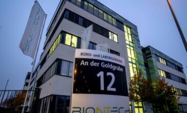 Κορονοϊός: Δεν συμφωνεί η BioNTech στην άρση των πατεντών για τα εμβόλια