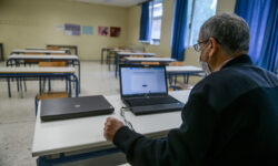 Υπουργείο Παιδείας: Ούτε αύριο Τετάρτη θα πραγματοποιηθεί τηλεκπαίδευση στα κλειστά σχολεία