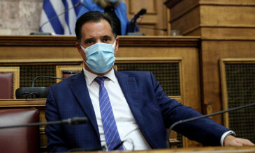 Γεωργιάδης: Τα ανοικτά μαγαζιά τις Κυριακές σε δήμους έως 5.000 κατοίκων δεν επηρεάζουν τα παζάρια