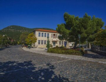 Το ελληνικό χωριό που είναι βγαλμένο από σκηνικό κινηματογράφου