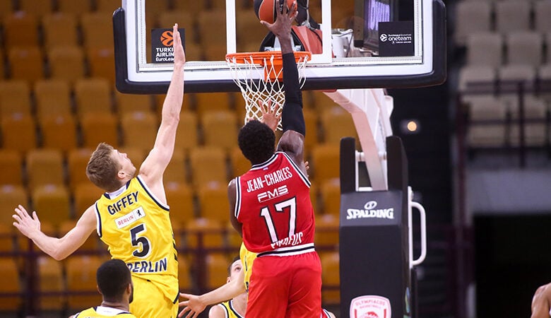 Euroleague: Νίκη με…ανατροπή ο Ολυμπιακός, 75-71 την Άλμπα