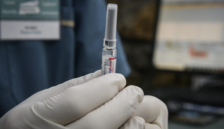 Δημοσκόπηση ΣΚΑΪ: Τι λένε οι πολίτες για το εμβόλιο του κορονοϊού-Πότε και σε τι ποσοστό θα το κάνουν