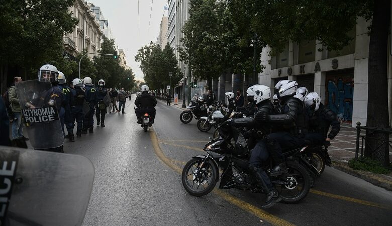 Ένταση στα Σεπόλια μεταξύ αστυνομίας και διαδηλωτών
