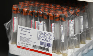 Εμβόλιο της Moderna: «Η καθυστέρηση στις διαπραγματεύσεις θα καθυστερήσει την παράδοση»
