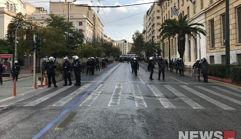 Πολυτεχνείο: Ένταση στο κέντρο της Αθήνας – Καταγγελίες ΚΚΕ για προπηλακισμούς βουλευτών