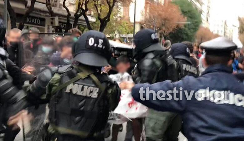 Πολυτεχνείο: Ένταση και στη Θεσσαλονίκη με προσαγωγές διαδηλωτών