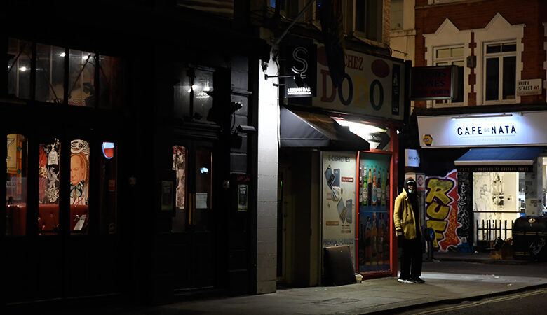 Κορονοϊός: Με λουκέτο απειλείται το 70% των παμπ και εστιατορίων στη Βρετανία