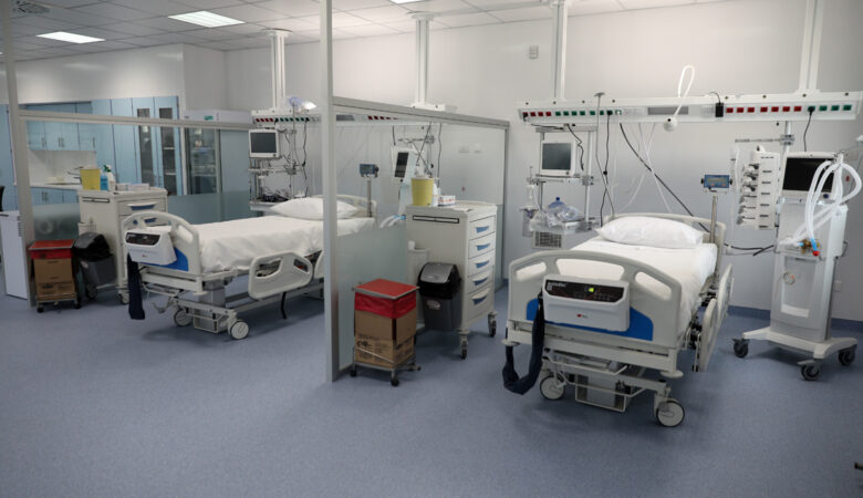 Κορονοϊός – Καπραβέλος: Καμία εισαγωγή στο νοσοκομείο με 3 εμβόλια-Να δοθεί παράταση για τα σχολεία
