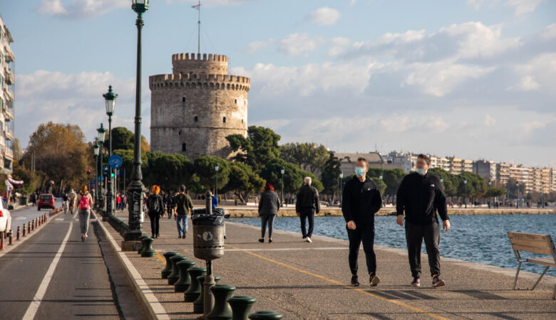 Κορονοϊός: Σε υψηλά επίπεδα τα νέα κρούσματα σε Θεσσαλονίκη και Αττική