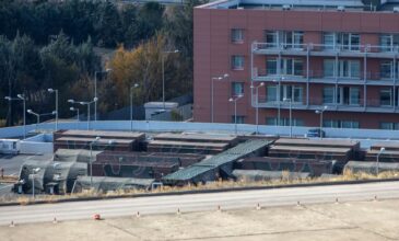 Θεσσαλονίκη: Κινητό νοσοκομείο στο πάρκινγκ του 424 Στρατιωτικού Νοσοκομείου