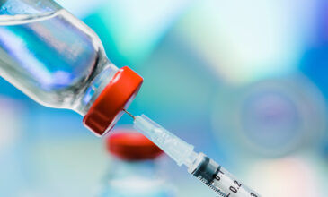 Καμπανάκι FDA: Κίνδυνος για τη δημόσια υγεία ο πειραματισμός με τα εμβόλια