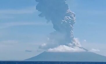Εντυπωσιακή έκρηξη του ηφαιστείου Λεβοτόλο στην Ινδονησία