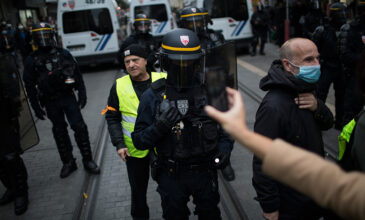 Γαλλία: Νέα εκδοχή του «νόμου για την ασφάλεια» μετά τις αντιδράσεις