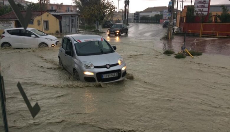 Πλημμύρες και καταστροφές από την νεροποντή στη Ζάκυνθο