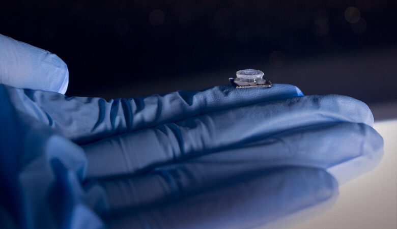 Μικροσυσκευή σε μέγεθος  νυχιού ανιχνεύει τον κορονοϊό