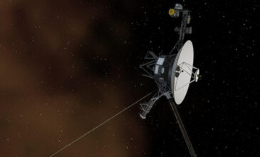 Τα αμερικανικά σκάφη Voyager ανίχνευσαν ένα νέο τύπο ηλεκτρονίων κοσμικής ακτινοβολίας