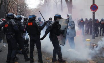 Ογκώδεις διαδηλώσεις στο Παρίσι ενάντια στην αστυνομική βία